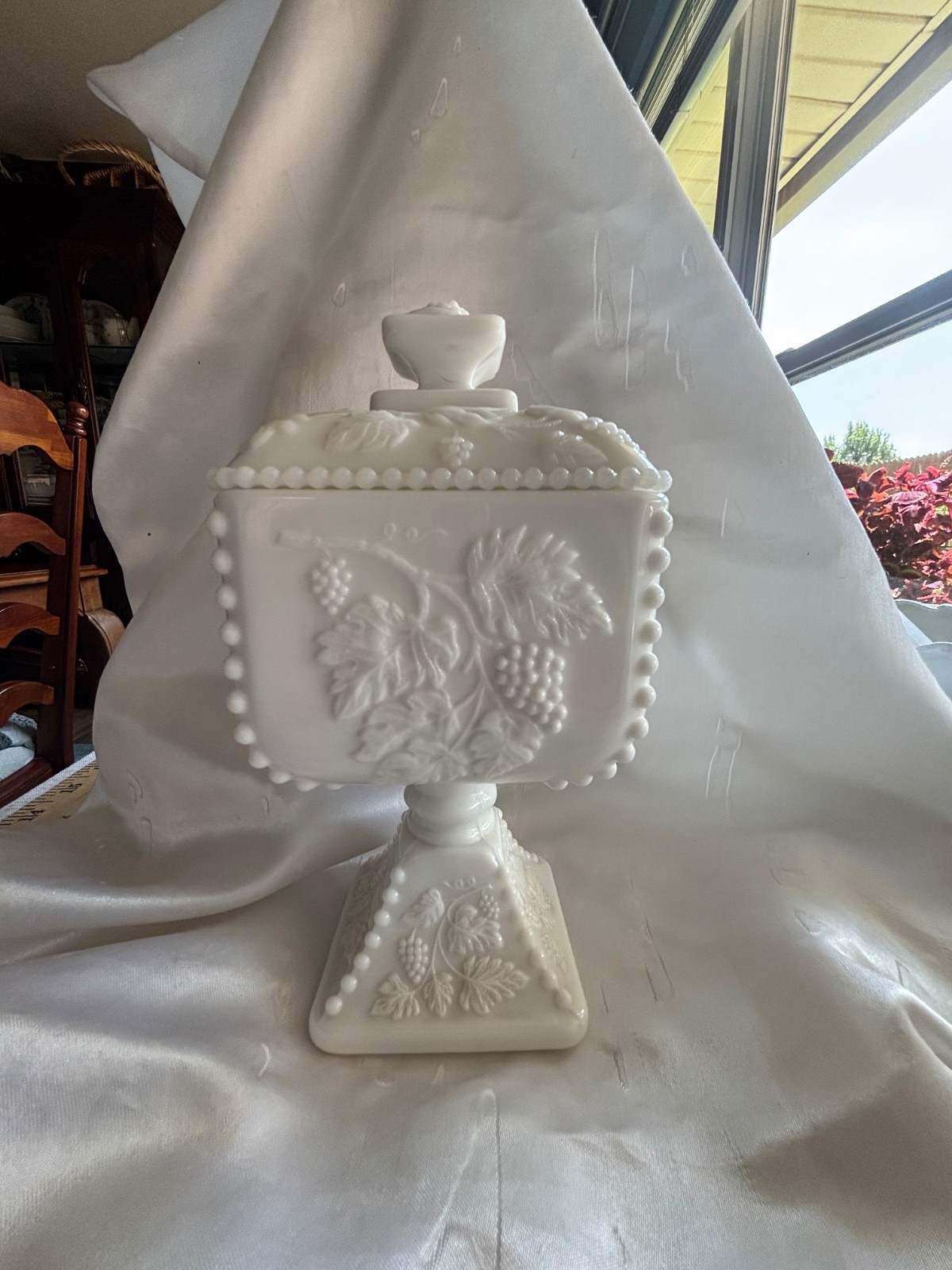 Vintage Westmoreland White Milk Glass Beaded Edge Wedding Pedestal Compote w Lid