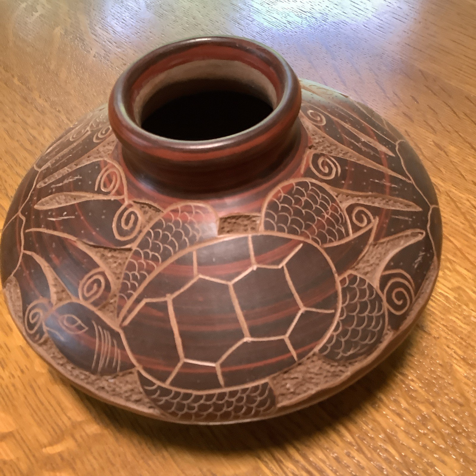 Artisan 3D Etched Sea Turtle Brown Porrery Vase *Free Shipping*