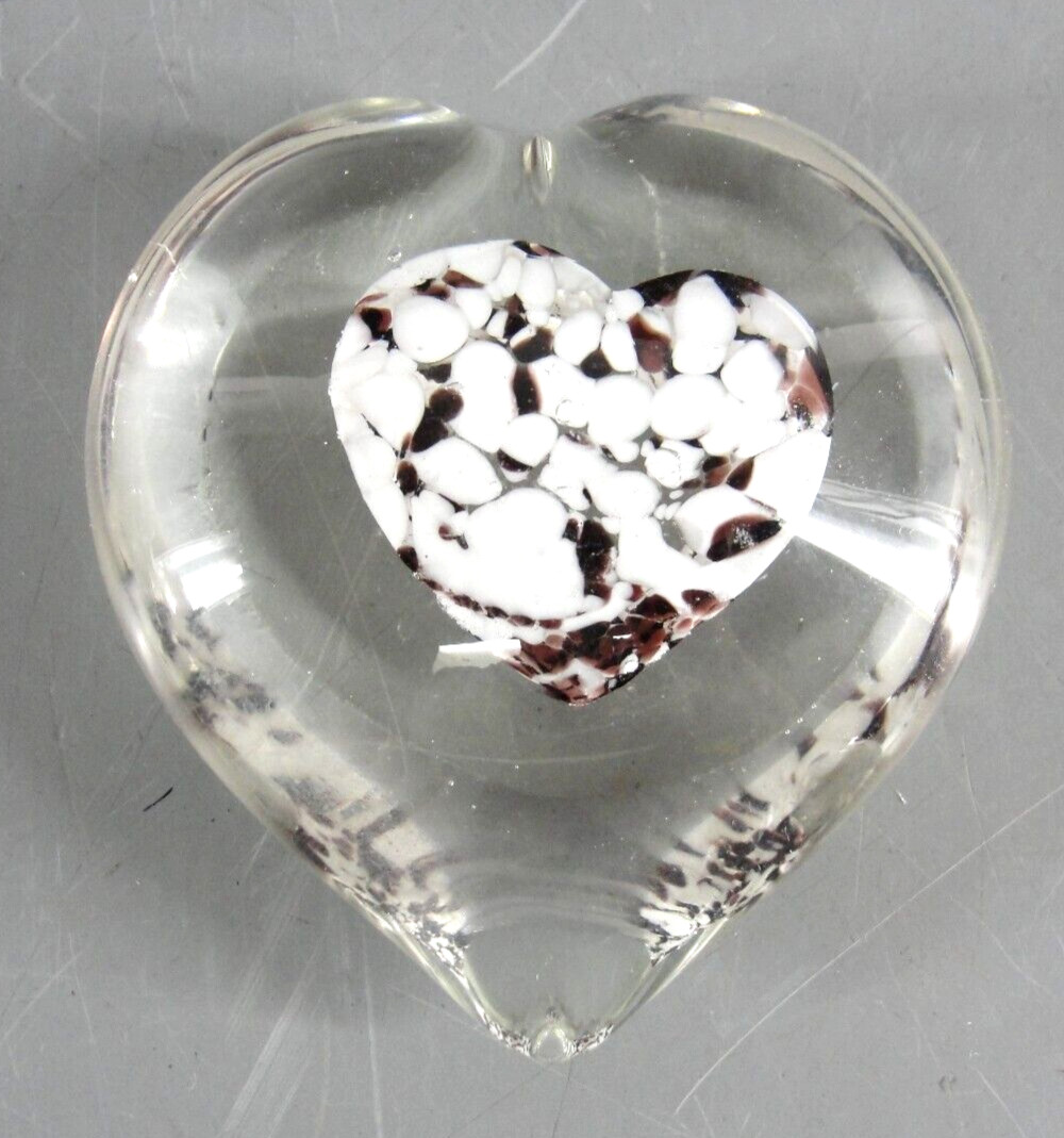 HEART SHAPED HAND BLOWN ART GLASS PAPERWEIGHT ❤️ WHITE BROWN SPECKLED CENTER 3″