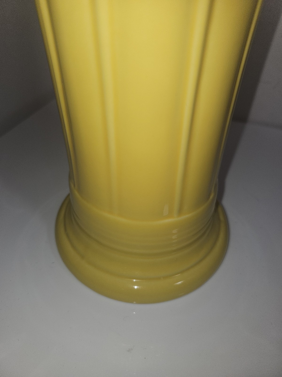 FIESTAWARE Fiesta 9 5/8″ Fluted Vase SUNFLOWER Yellow Modern Pretty