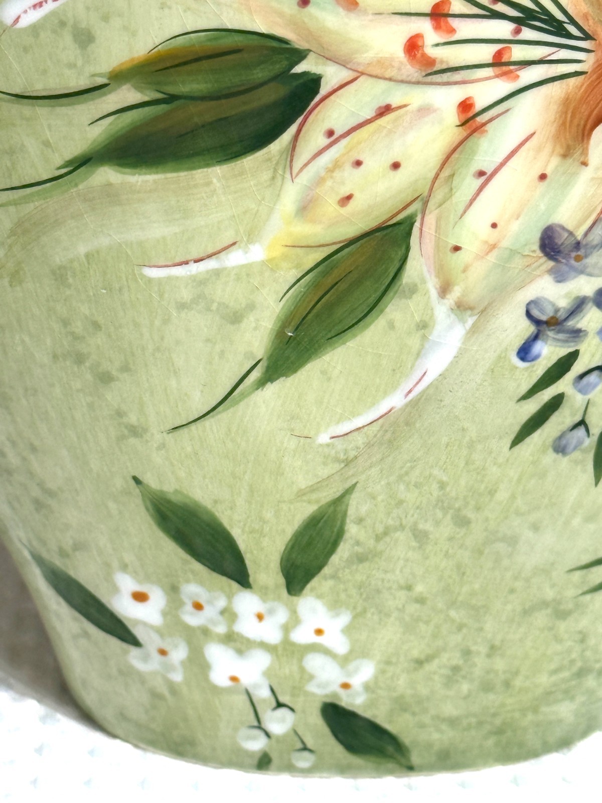 Inspirado Stonelite Tall Heart Shaped Hand Painted Vase with Tiger Lilies #609