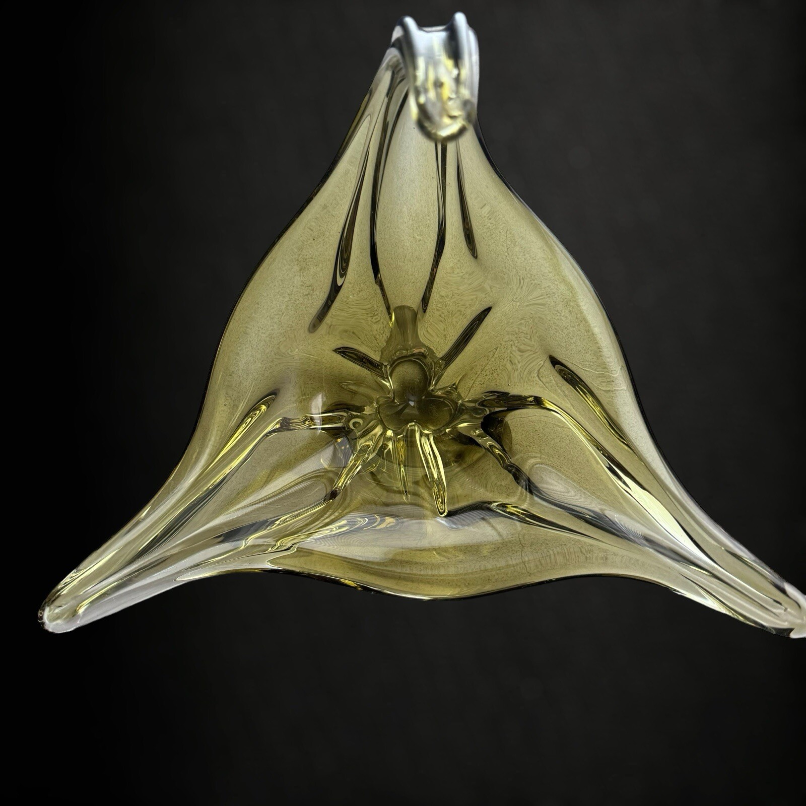 Chalet Loraine Signed Olive Green Gondola Dish 3 Point Stretch Art Glass Canada