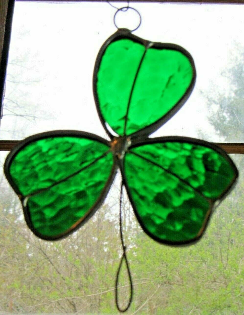 VINTAGE STAINED GLASS GREEN SHAMROCK CLOVER SUNCATCHER 5 1/4 X 3 1/4″