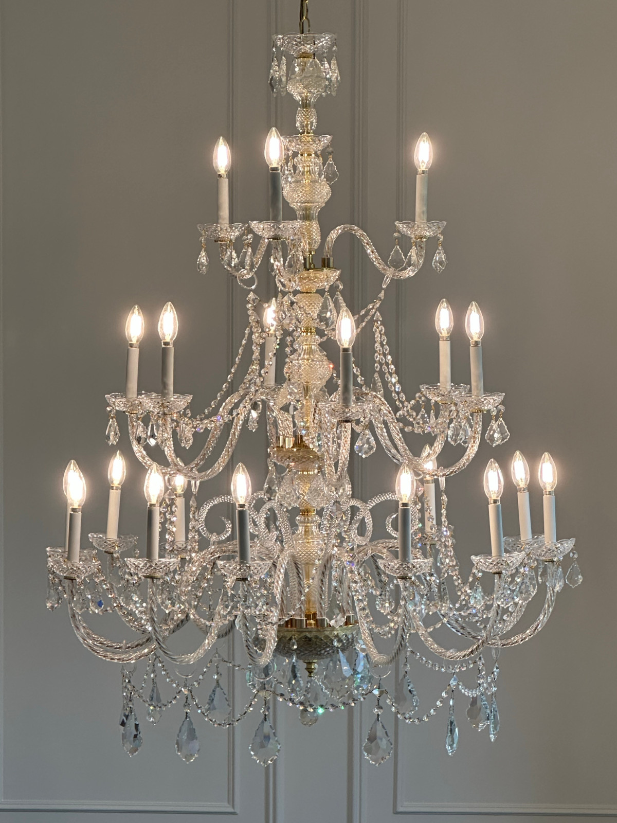 Beautiful Crystorama 21 Light Chandelier with Polished Brass and Italian Crystal