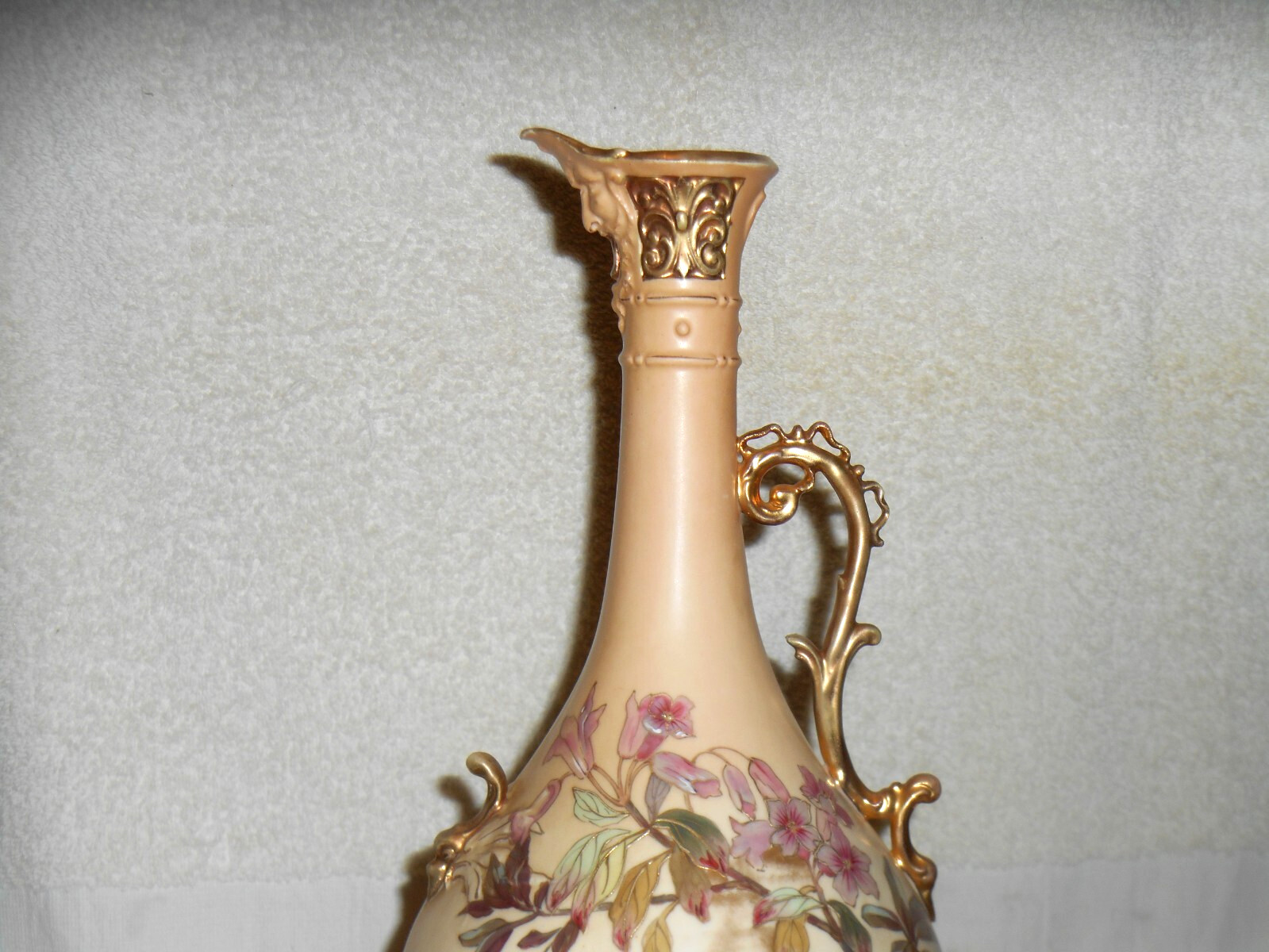 Antique RH Austria Robert Hanke 14.5″ Porcelain Ewer Vase Gold Trim Man’s Face