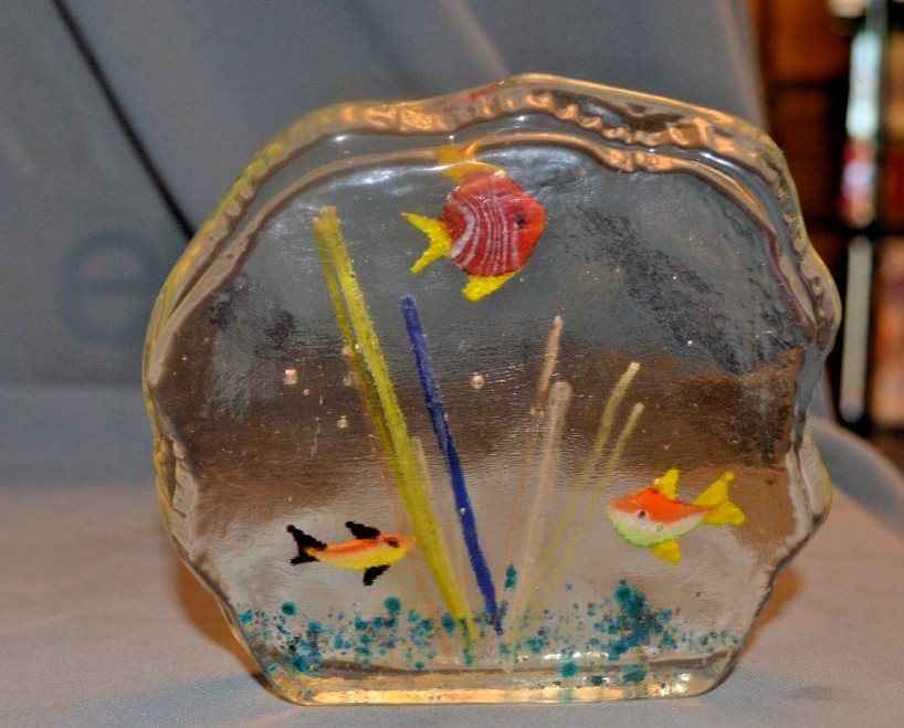 Paperweight Art Fused Glass Underwater Fish Scene Approx. 4″ x 1″ x 4″ Tall