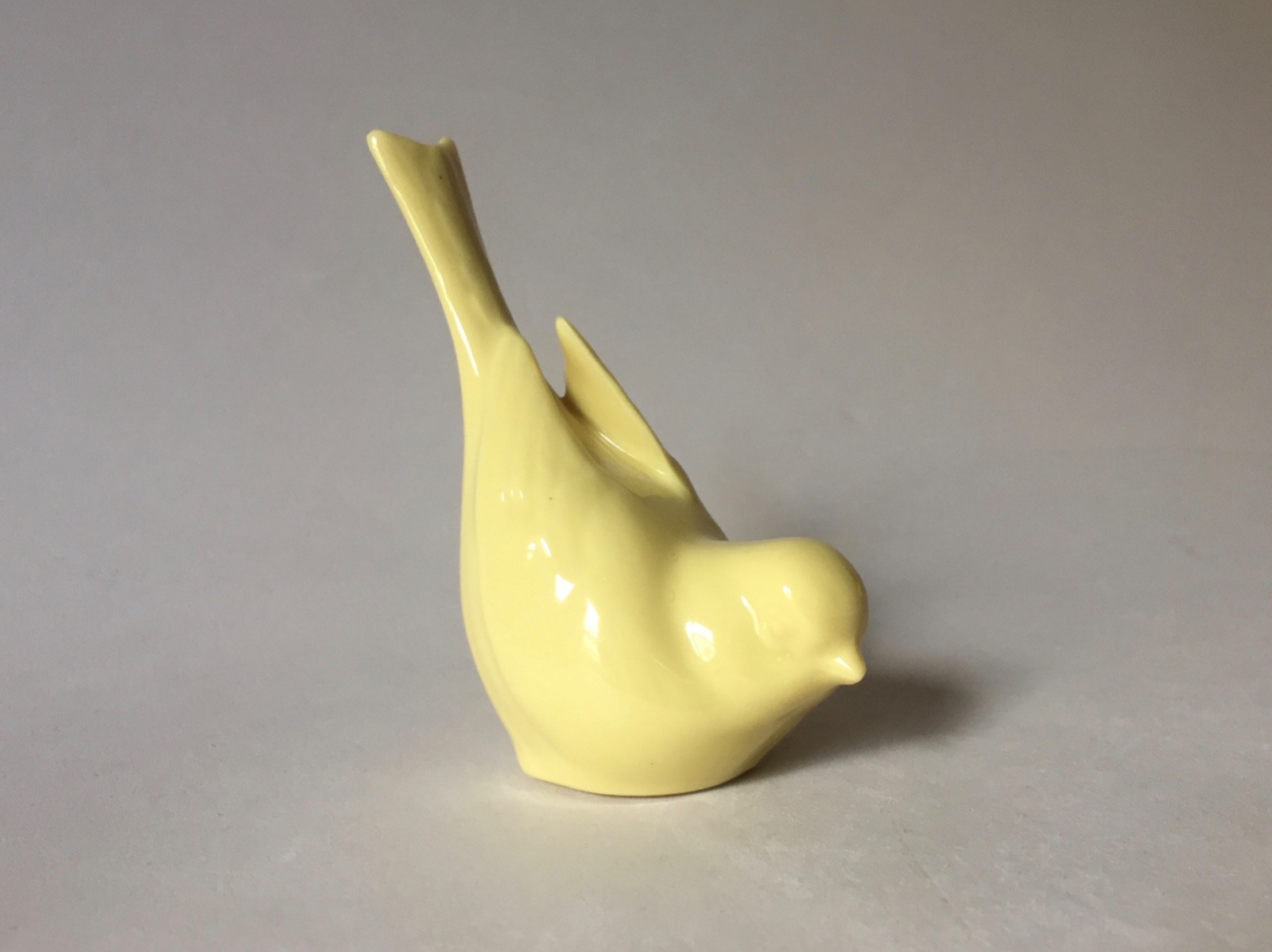 DARLING VINTAGE LENOX 3-1/4” SMALL ROBIN FIGURINE IN DESIRABLE YELLOW-GREEN MARK