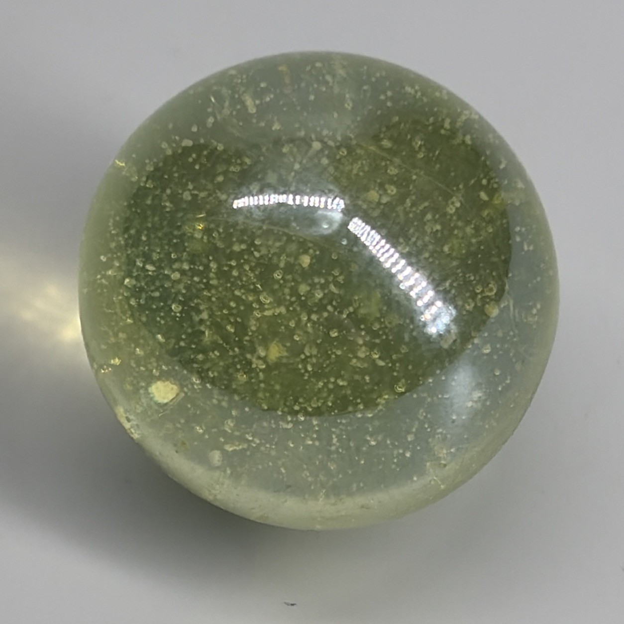 Boyd Marble Holder 1.5″ Vaseline Uranium Glass UV Glow w/ 1″ Shooter Marble HTF