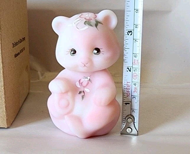 Fenton Rosalene Floral Satin Sitting Bear hand painted D. Anderson 1993 Org. Box