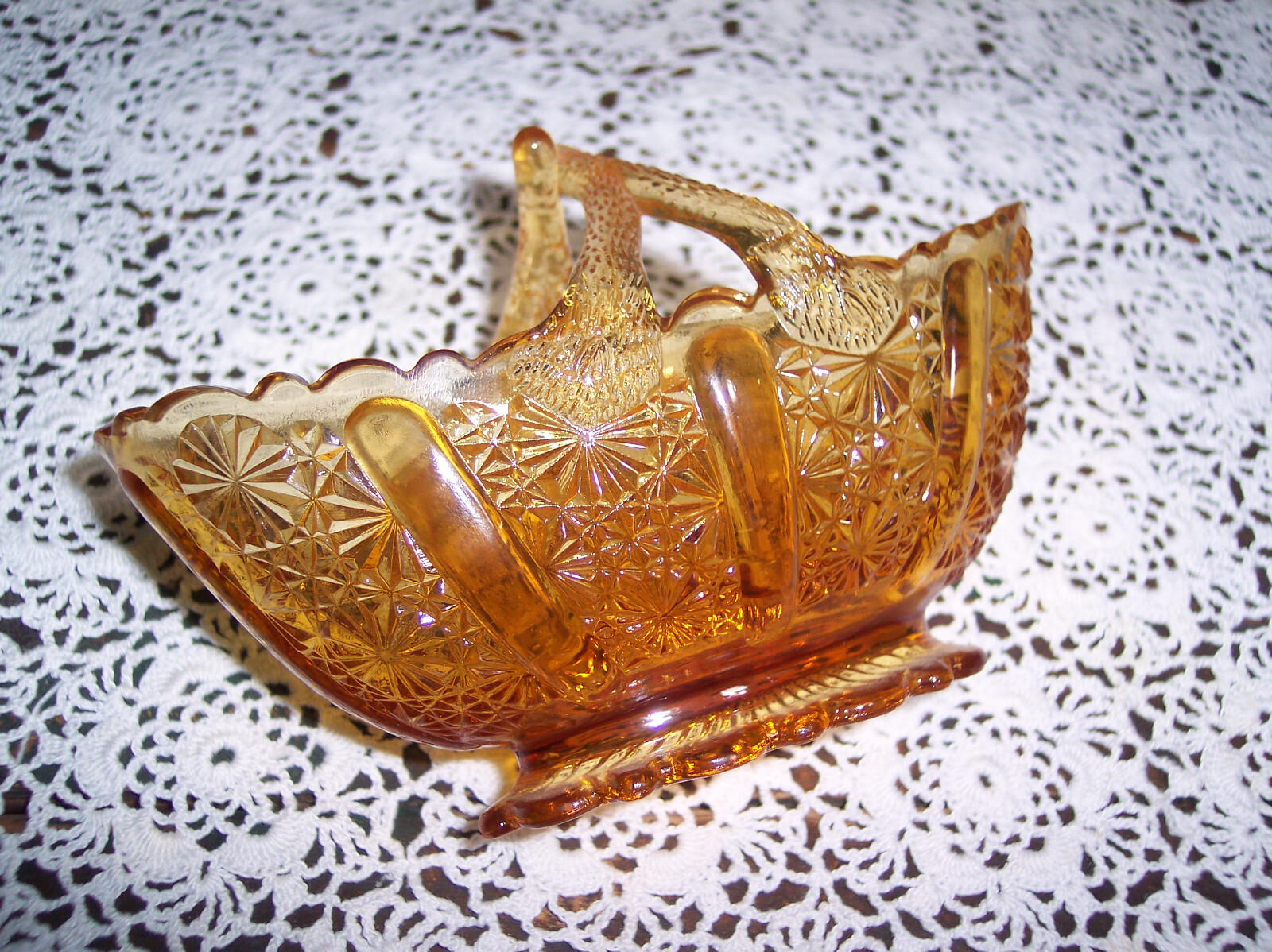 Vintage Amber Starburst Pressed Glass Handled Basket 5-7/8″