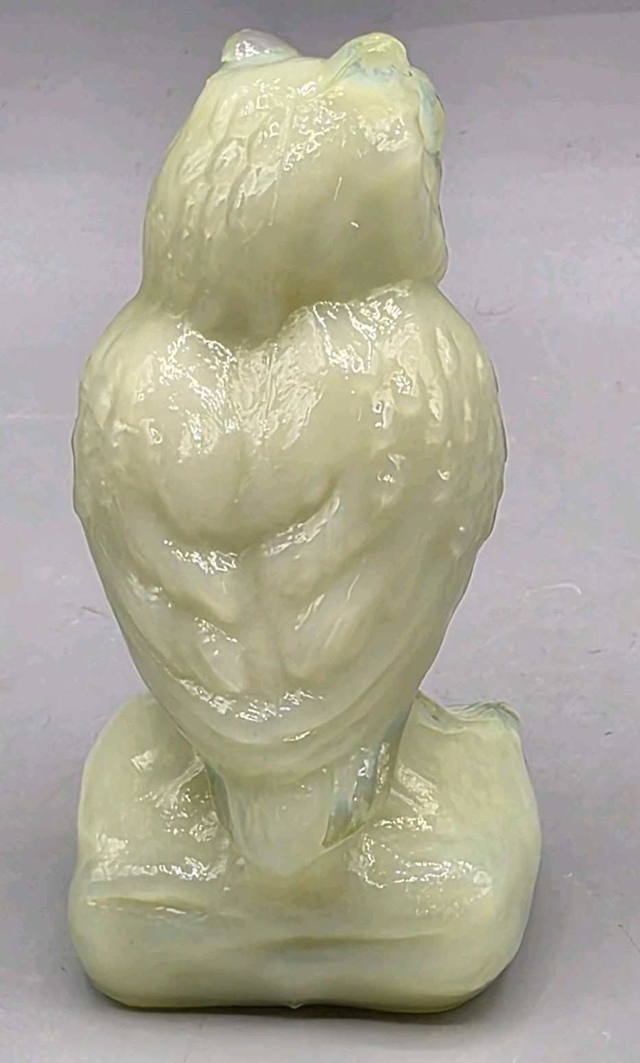 Boyd Glass Owl Figurine – Katydid Green Slag, 1st Mark (1978-1983) B in Diamond