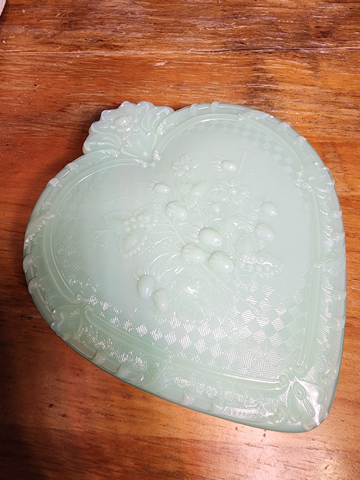 Jadeite Green Mosser Strawberry Heart Shaped Jewelry Trinket Candy Box New
