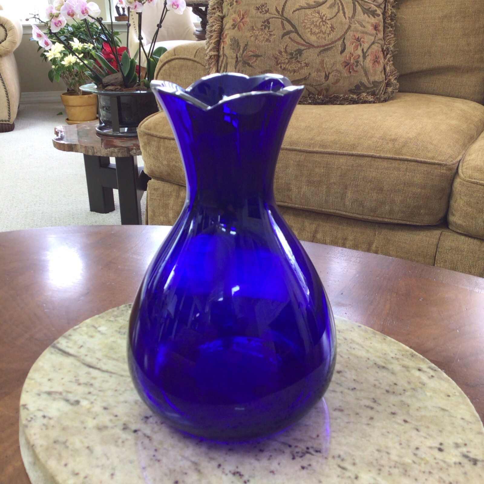 Hand Blown Heavy Art Glass Cobalt Blue 10” Tall, 4 lbs Ruffled Edge Vase