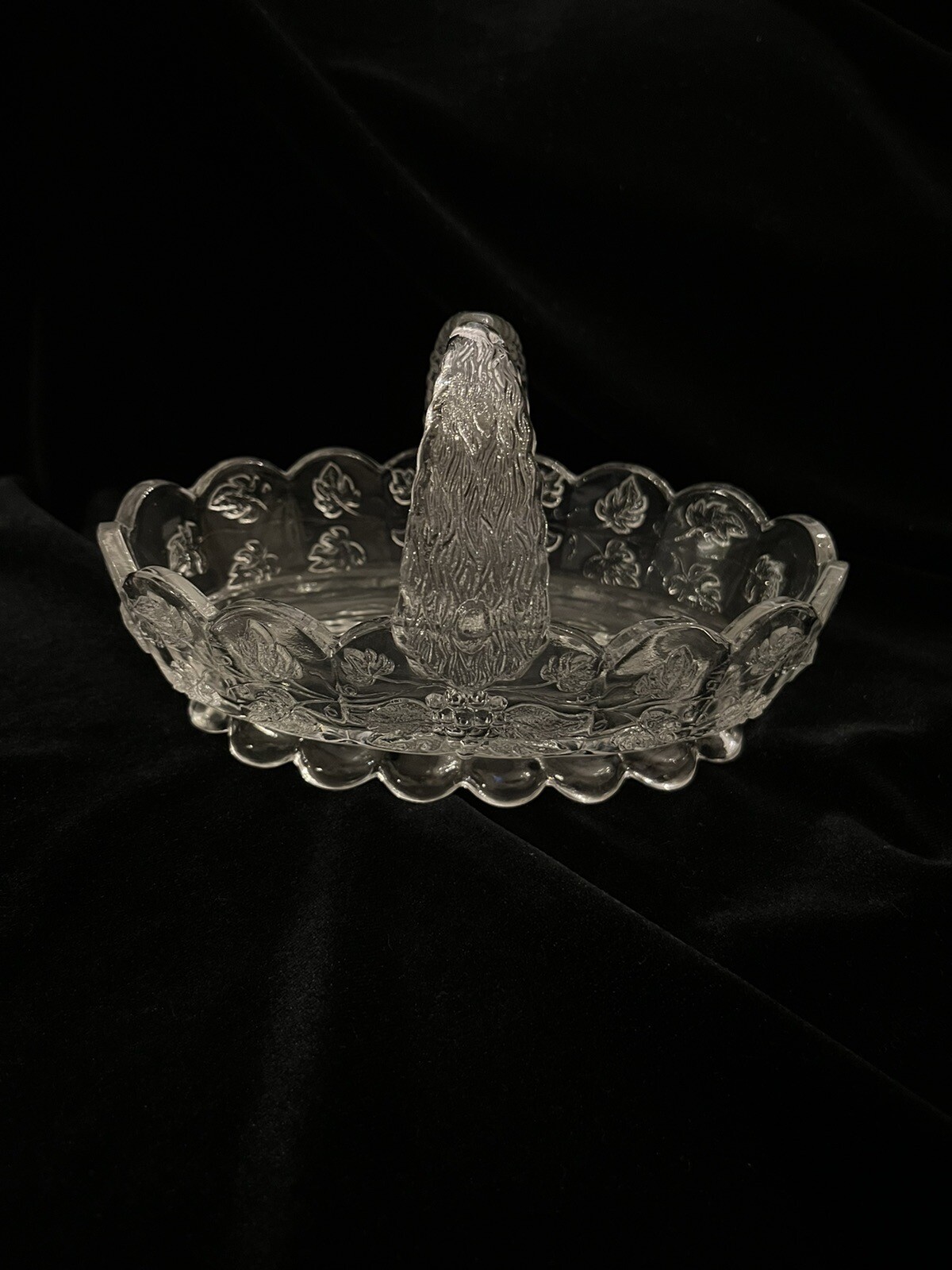 MIKASA Crystal Split Handle Basket W/Grapes & Leaves, Scalloped Top & Bottom
