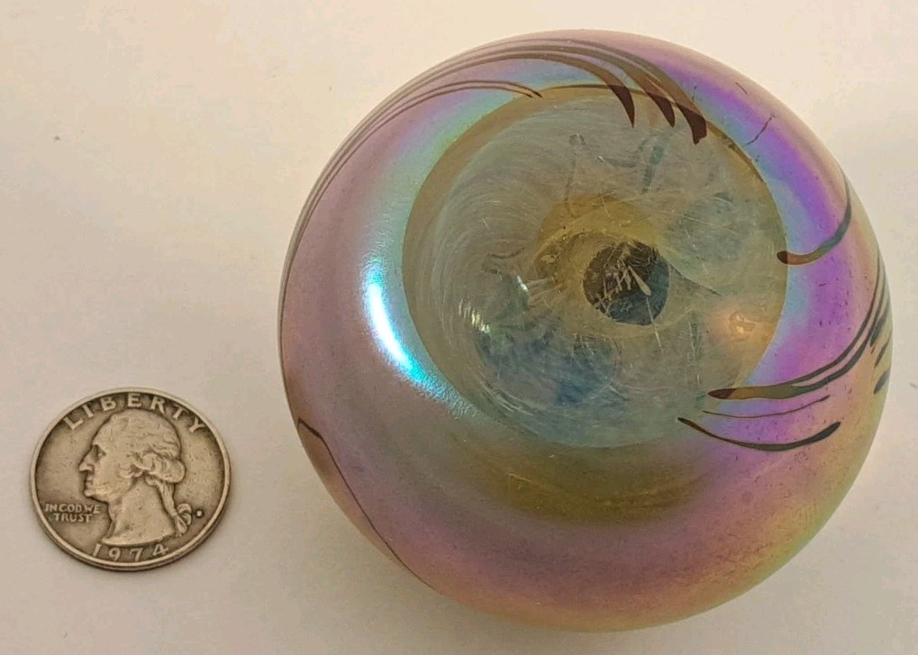 1978 ZEPHYR STUDIO Art Glass FLORAL VINE & FLOWERS Paperweight 2 7/8″ Iridescent