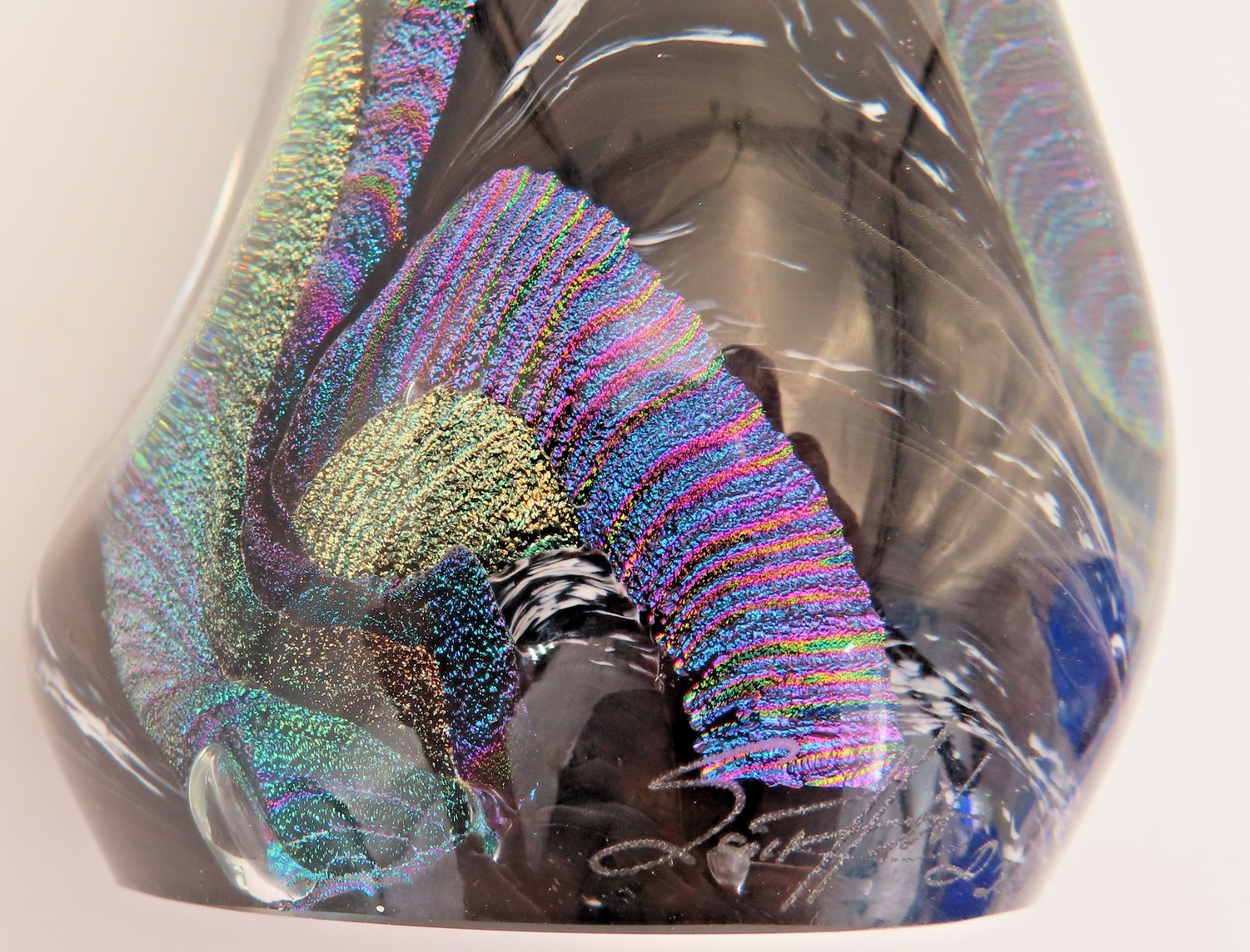 Scott Hartley Art Glass Sculpture Dichroic Peacock Feather Artist Signed 14.5″H