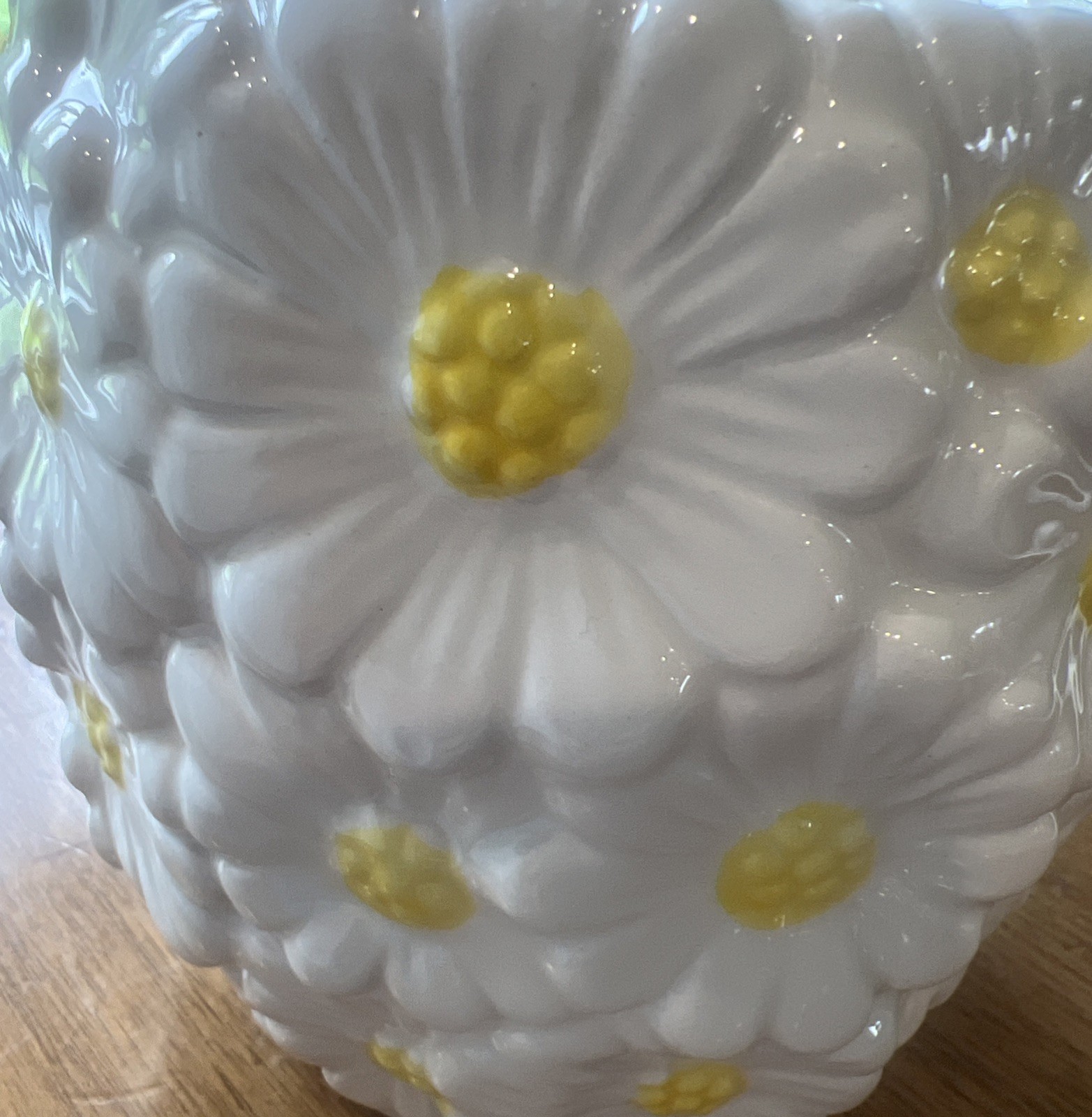 Vintage 3D Daisy Flower Pot Summer Planter cottage-core shabby chic 5” Tall