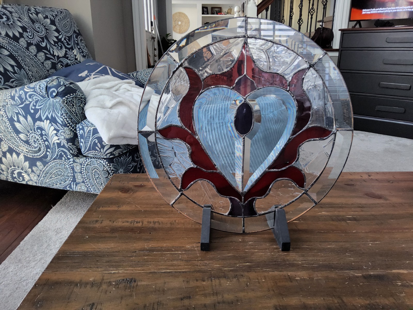 VINTAGE Leaded Stained Glass Round Panel Sun Catcher Flower Heart? 11.75″