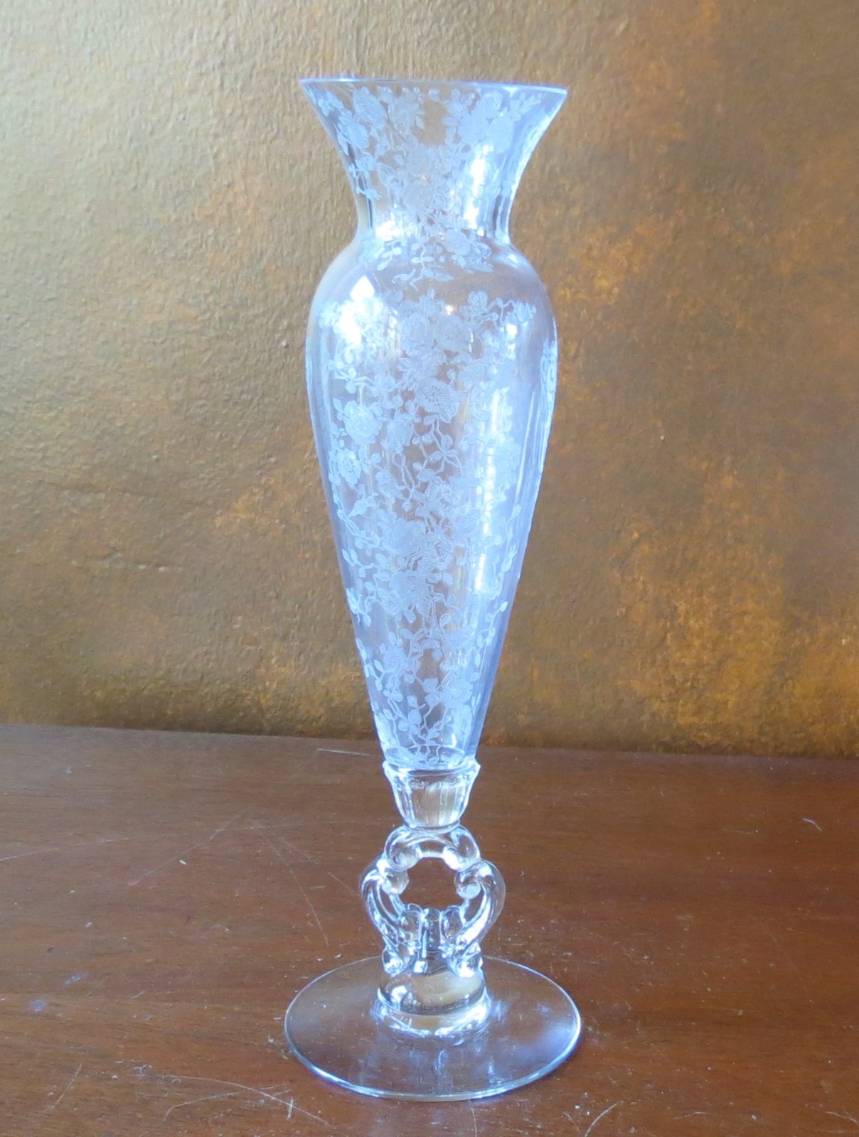 Cambridge Rose Point 1233 Footed Keyhole Stem Shouldered 9 ¾” Vase