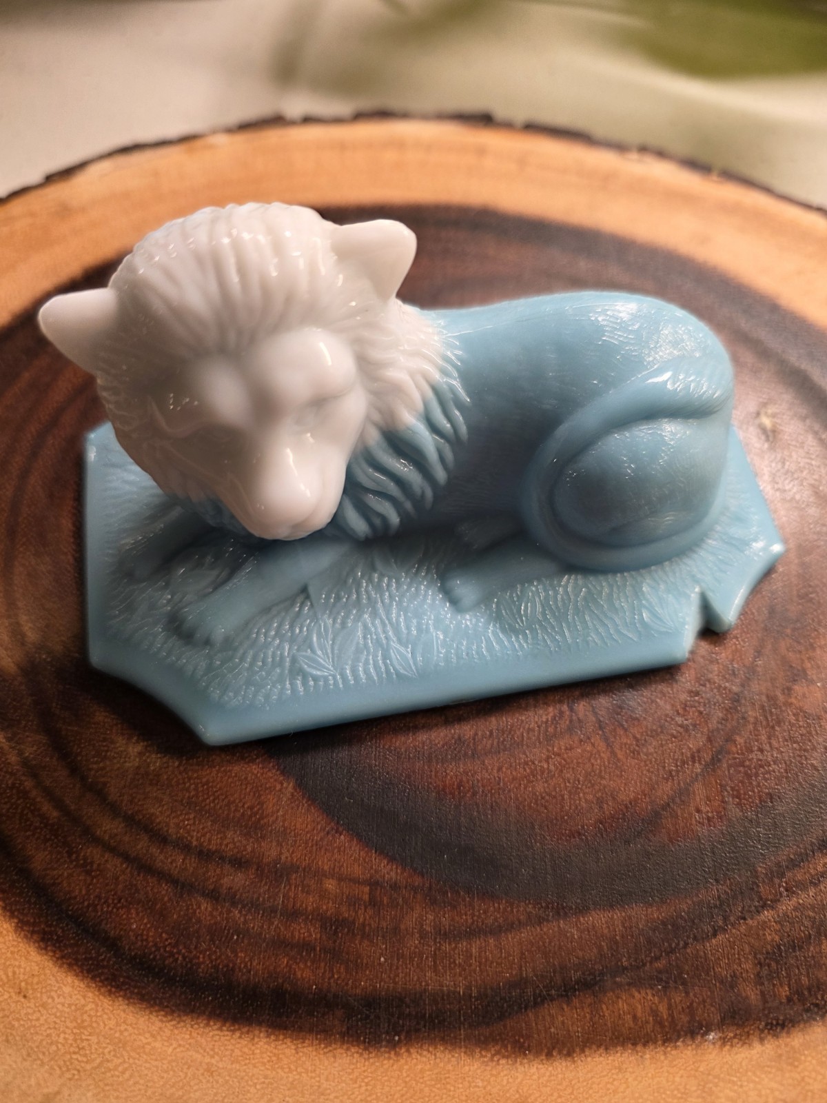 Antique Westmoreland LION Blue And White Milk Glass Lidded Picket Dish RARE Flaw