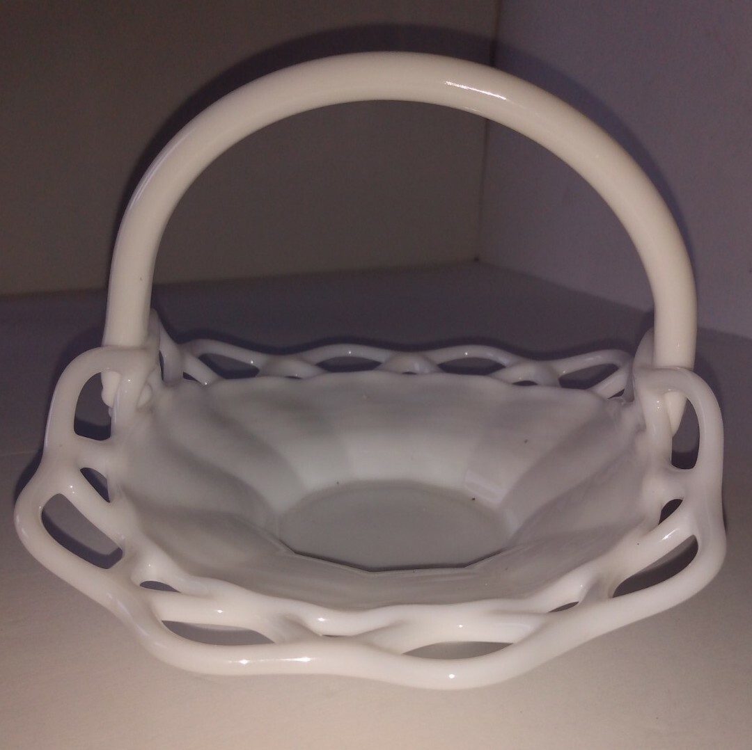 Vintage White Milk Glass Laced Edge Bridal Basket Unmarked Beautiful & Elegant
