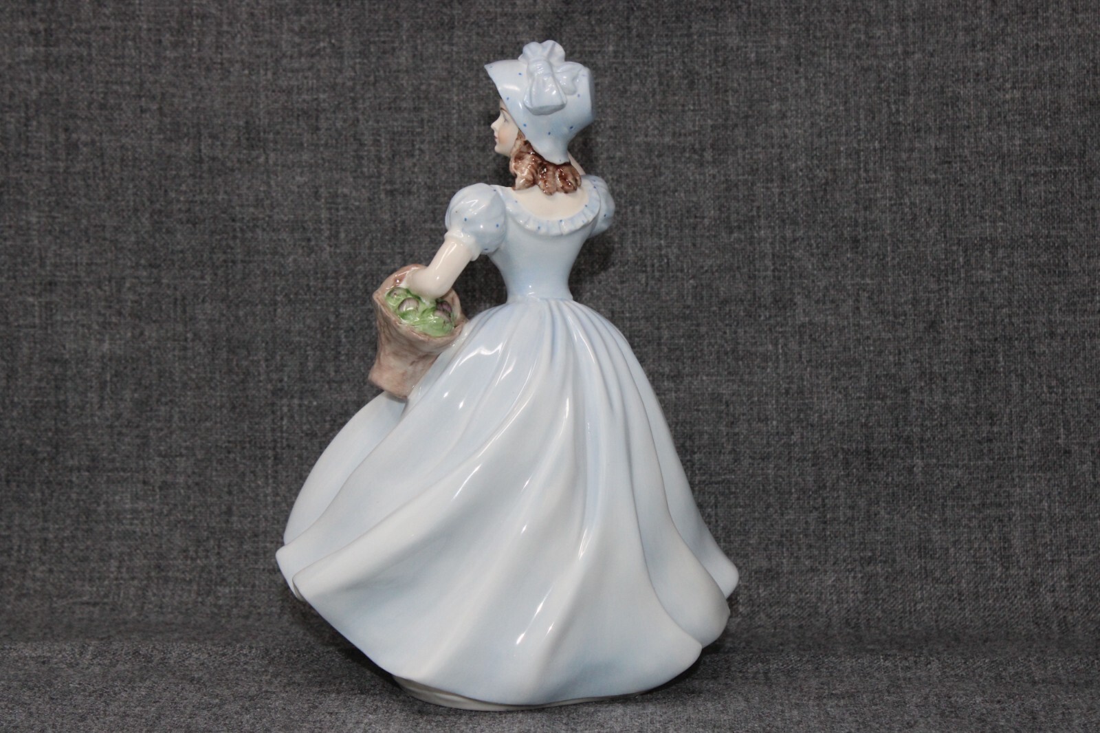 COALPORT ENGLAND Handpainted Bone China Ladies of Fashion “Christina”, 8″ EPOC