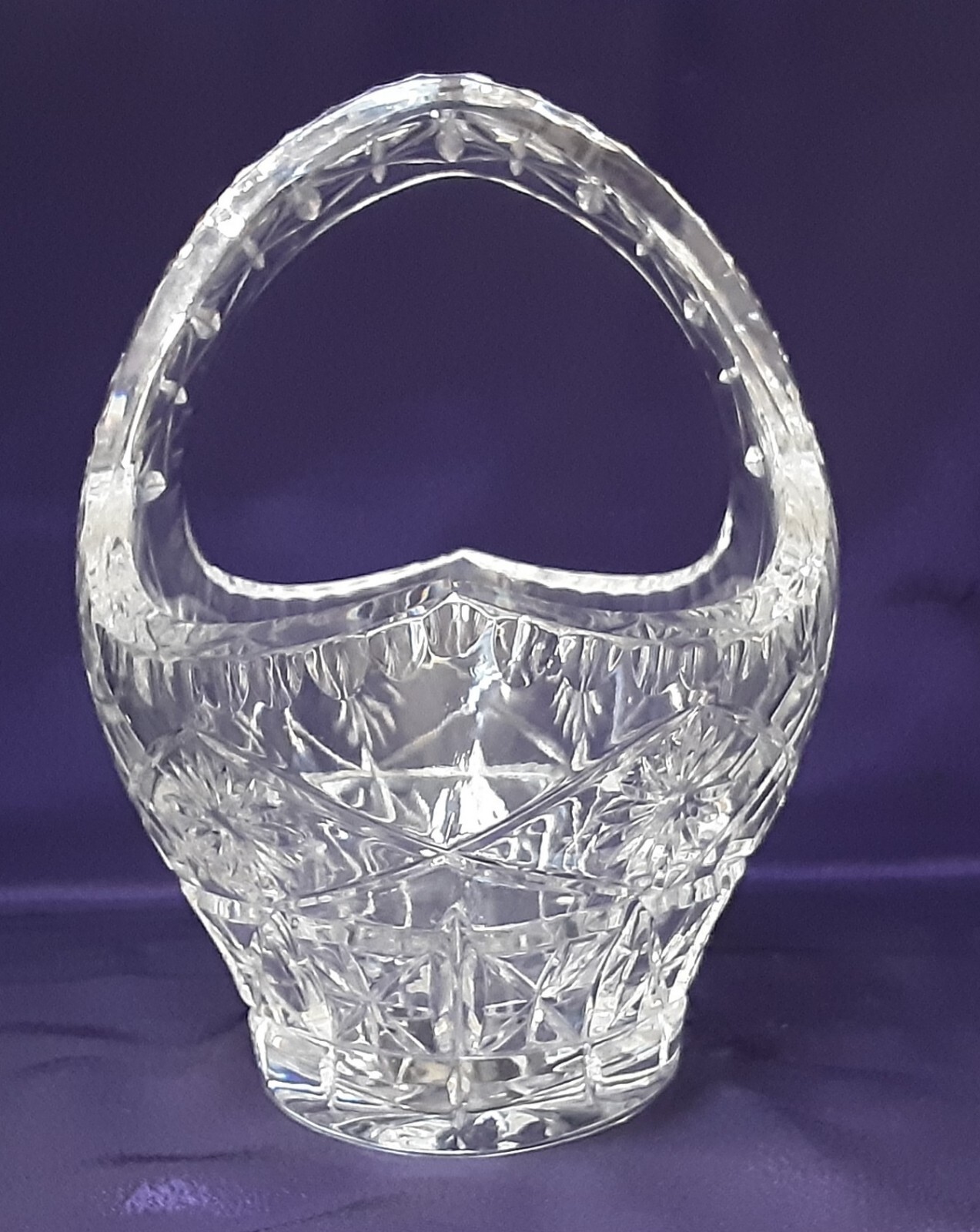 EDINBURGH INTERNATIONAL – “FLORAL” – Glass Basket – Boxed – 8″ (20.3 cm)