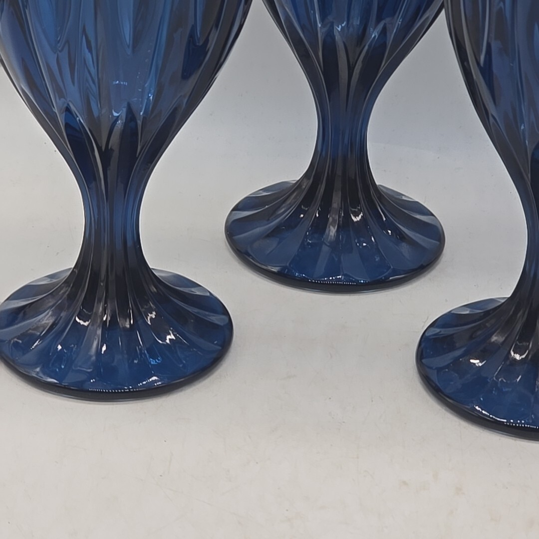 Mikasa Sapphire Blue Wine Glasses Goblets Drinking Glasses 7.5″ Lot Of 4