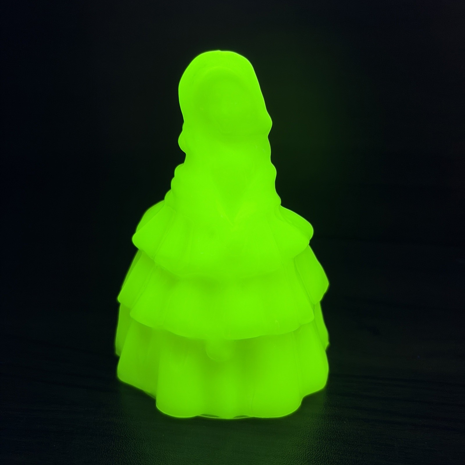 Boyd Louise Doll Figurine 4.25″ Lemon Ice Custard Uranium Glass UV Glow