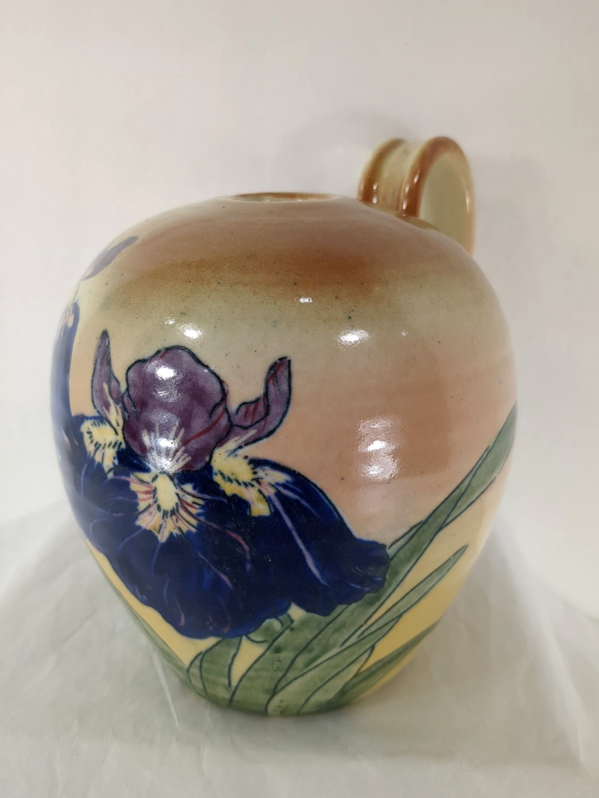 Santa Barbara Ceramic Design 1979 Iris Vase Art Pottery Hand Painted 6.75″ Vtg
