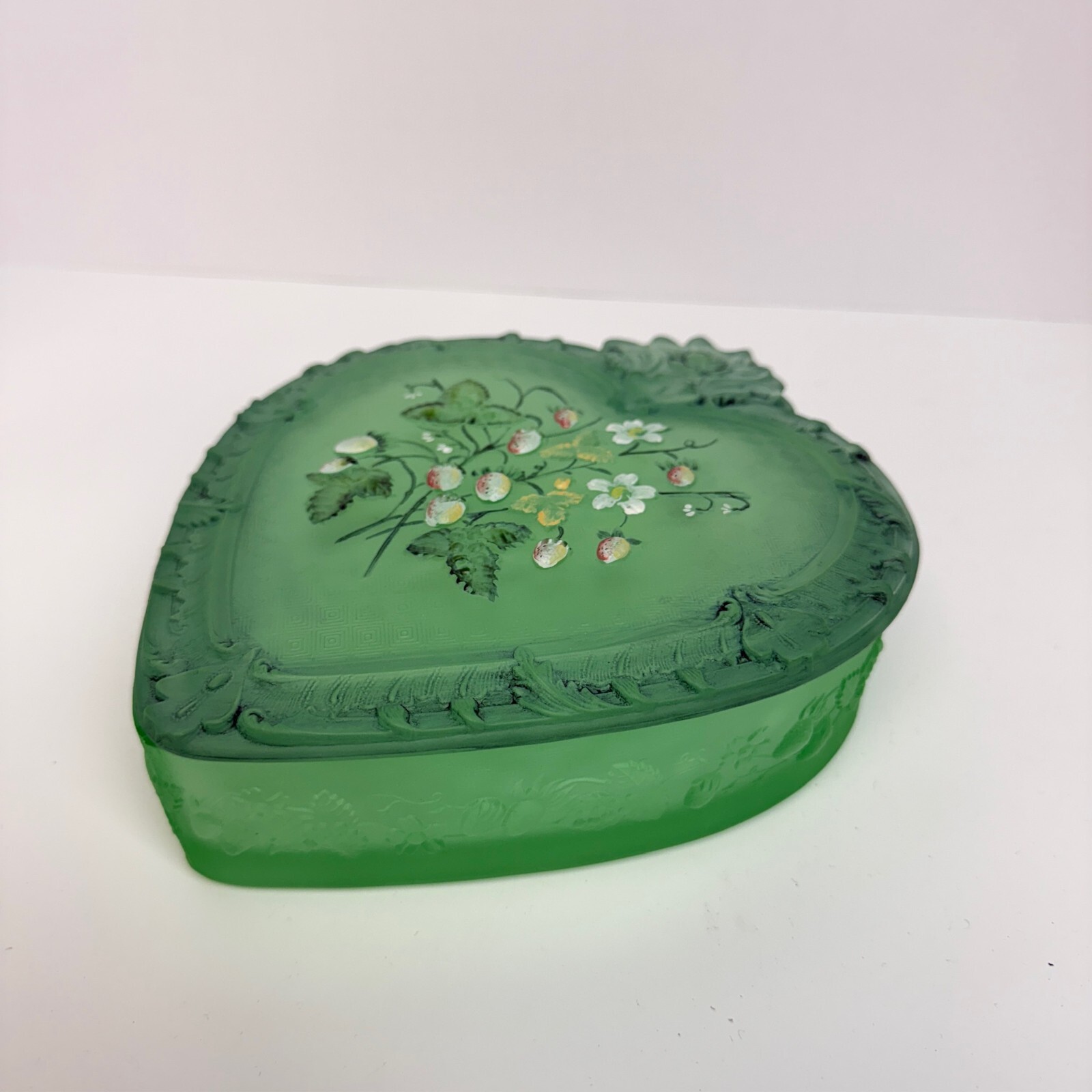 Vintage Fenton Favorites 2003 Handpainted Heart Shaped Trinket Box Stamped Green