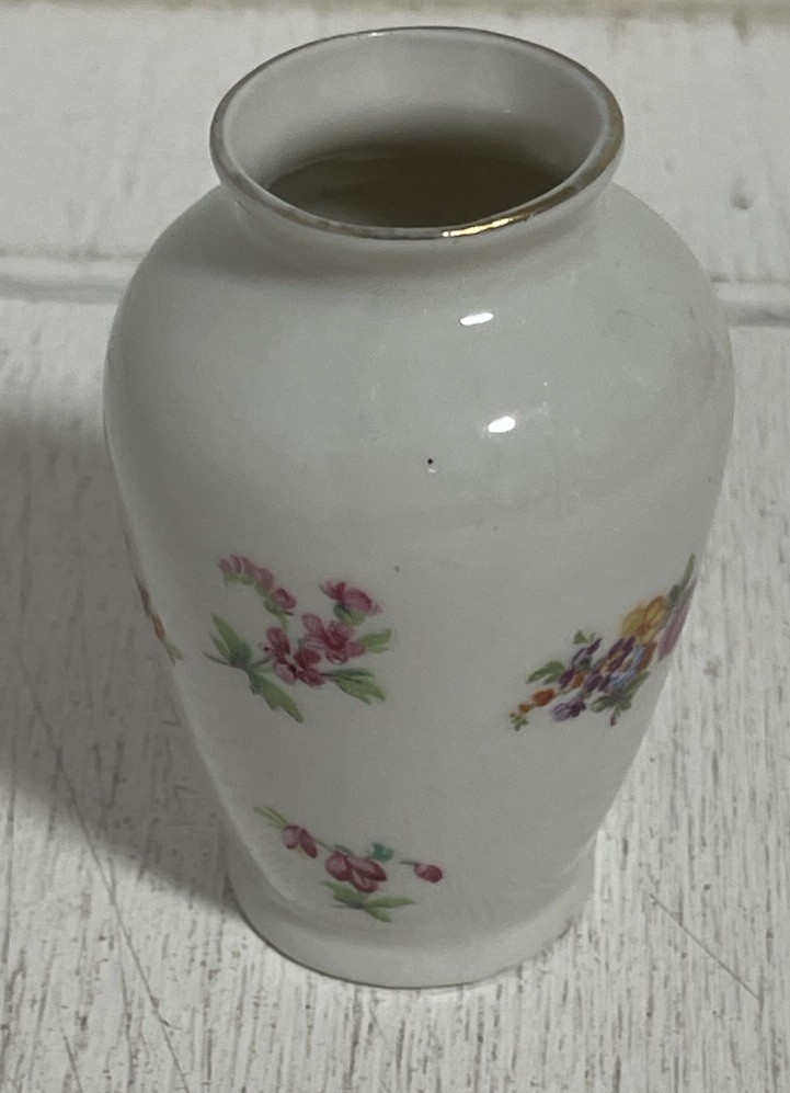 Vintage Real China Made In Germany U.S.A Zone Miniature Vase 7.5cmx3.5cmx3.5cm