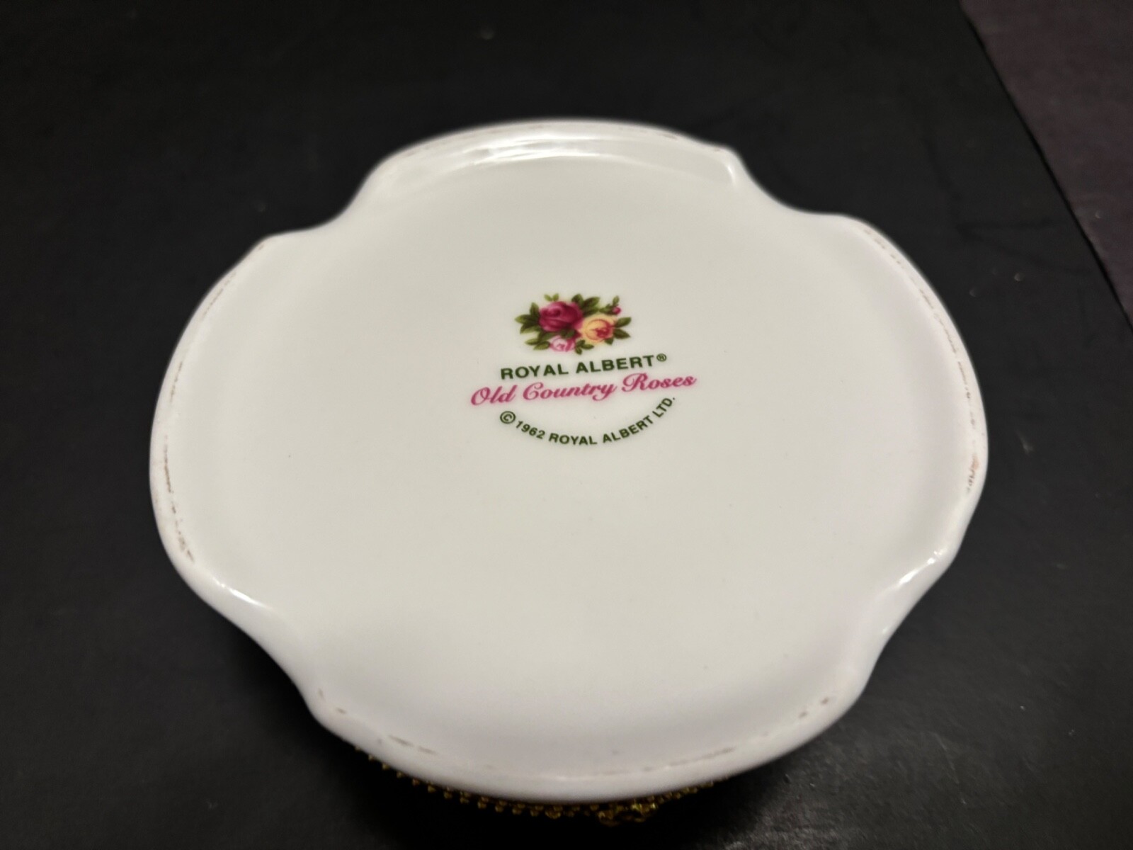 Royal Albert Old Country Roses TRINKET or POWDER BOX Hinged Lid Decorative