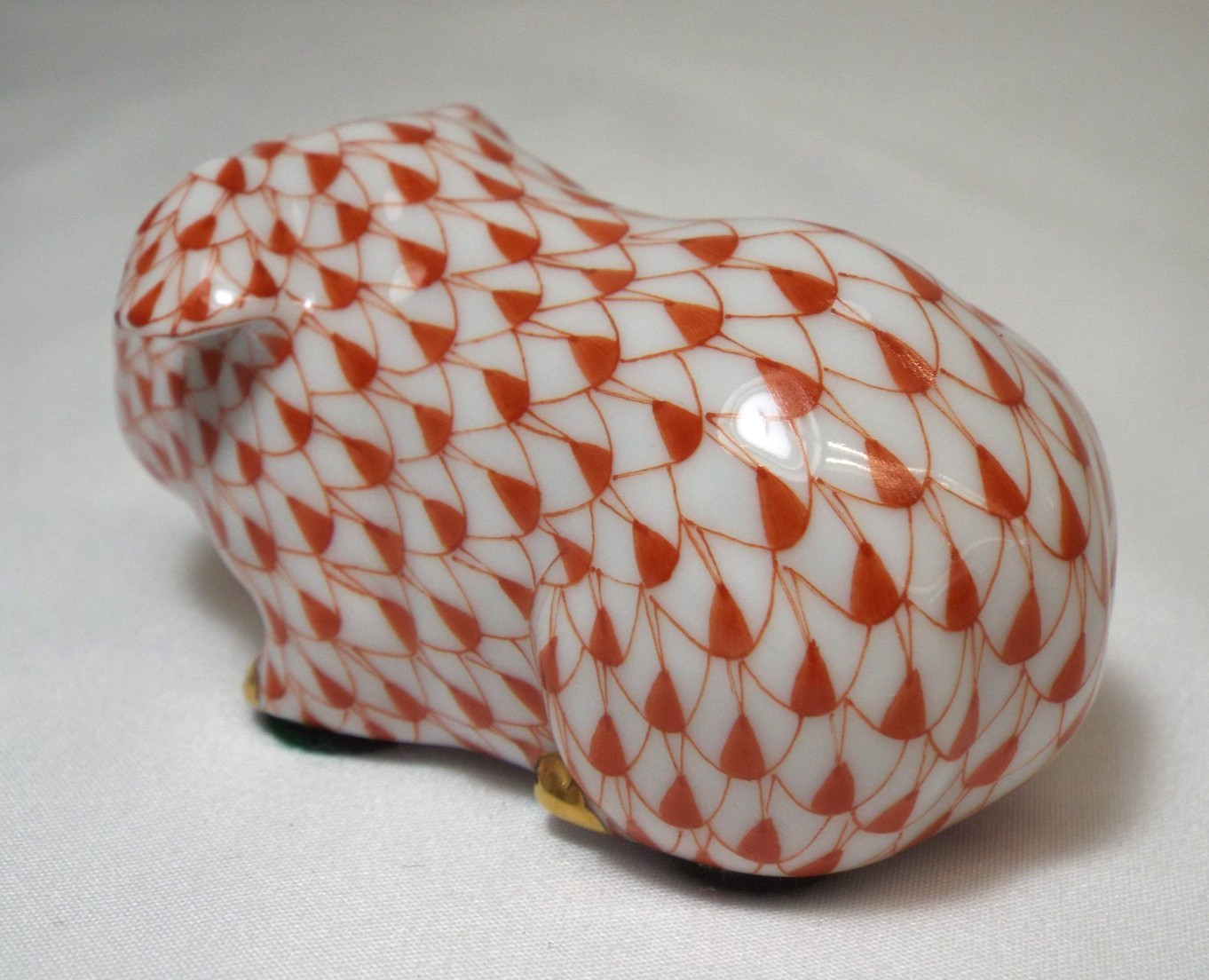 Herend FIGURINE Rust Fishnet Lying Guinea Pig 15300 Hungary 24K Gold SVH Rodent