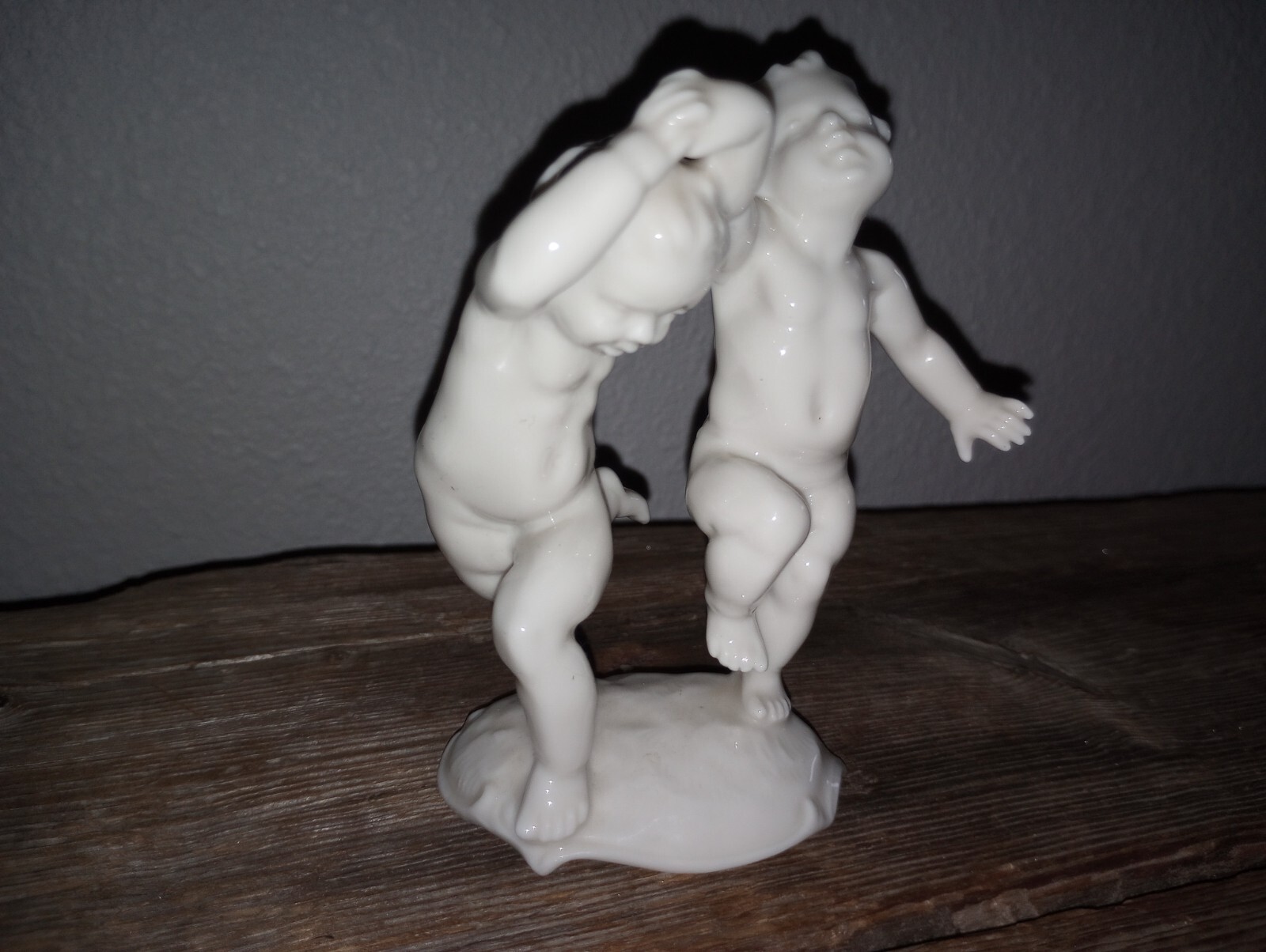 LORENZ HUTSCHENREUTHER cherubs dancing Figurine 1507