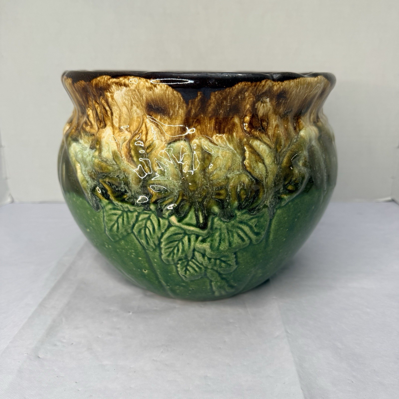 RRP Co Pottery Jardiniere Dogwood Majolica Robinson Ransbottom Roseville Ohio