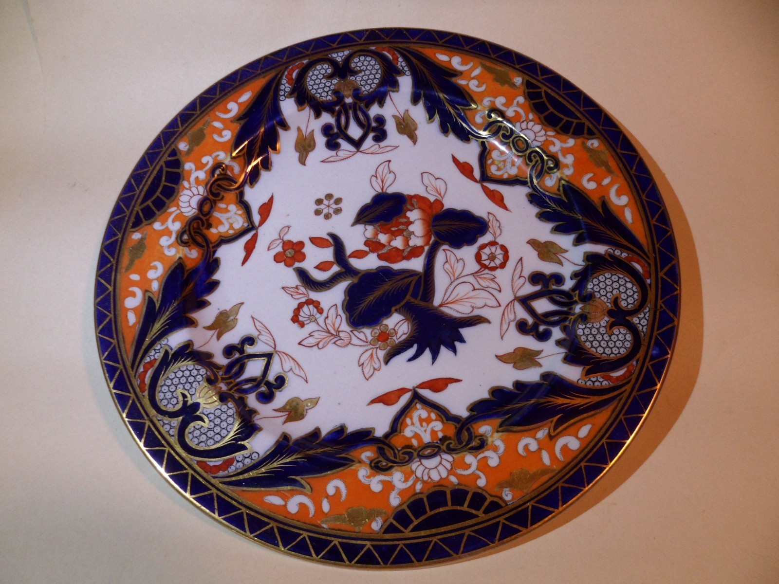 G L Ashworth & Brothers Ironstone imari Dinner plate. Made in England 26cm diam