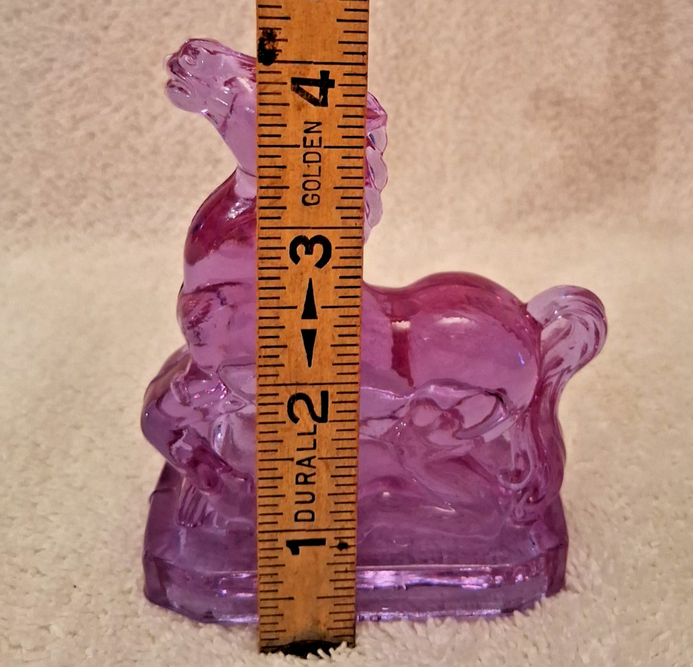 VINTAGE BOYD ART GLASS 4 IN. IMPATIENT PURPLE JOEY HORSE FIGURINE