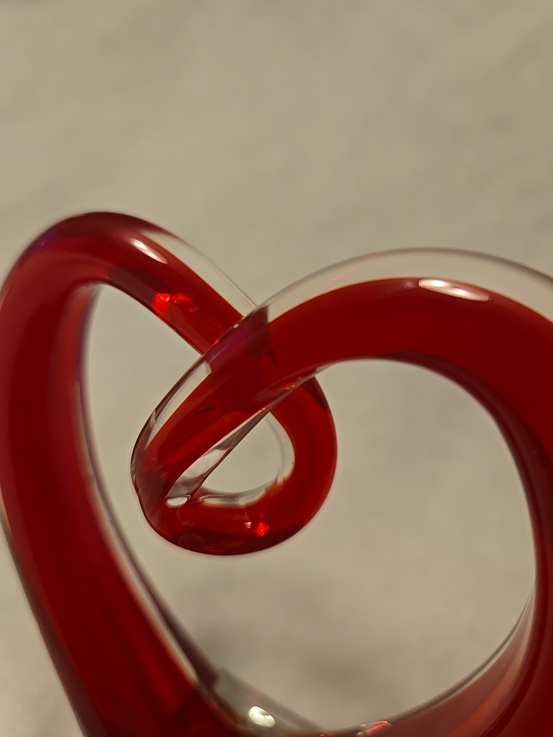 MURANO Art Glass Red Heart Love Sculpture Or Leonardo. Un-Marked Glass Base