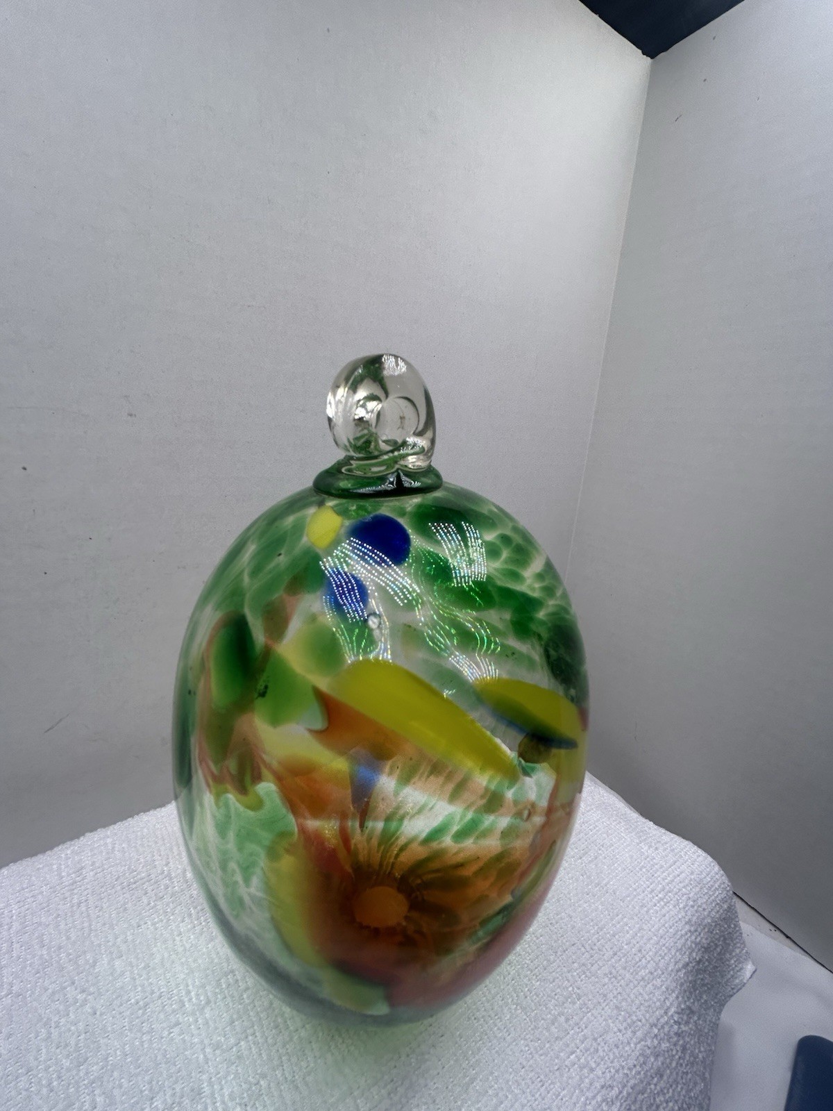Blown Glass Ball/ Sphere Hummingbird feeder – 7″ tall – No stopper