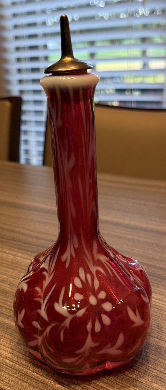 Rare Vintage Fenton Daisy & Fern Cranberry Opalescent Barber Bottle 7″H