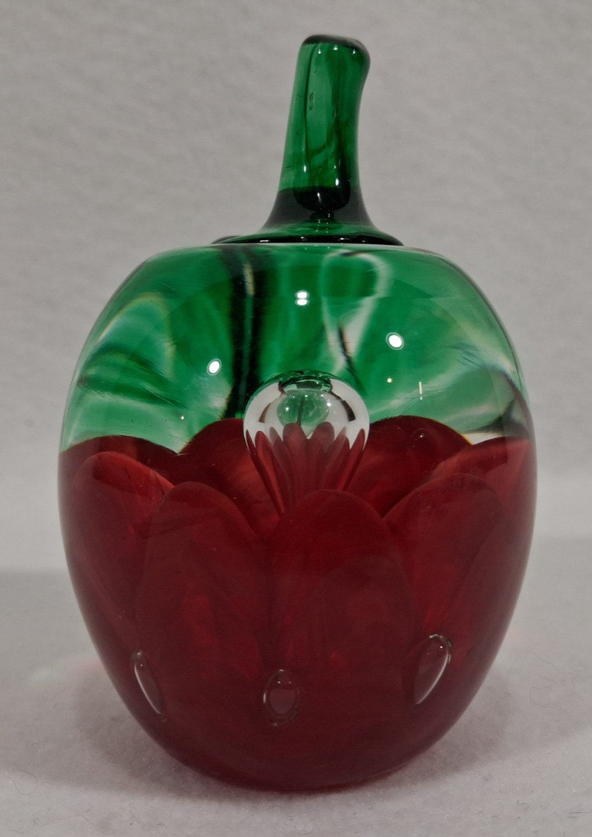 joe rice art glass large apple paperweight 1991 st clair family elwood indiana