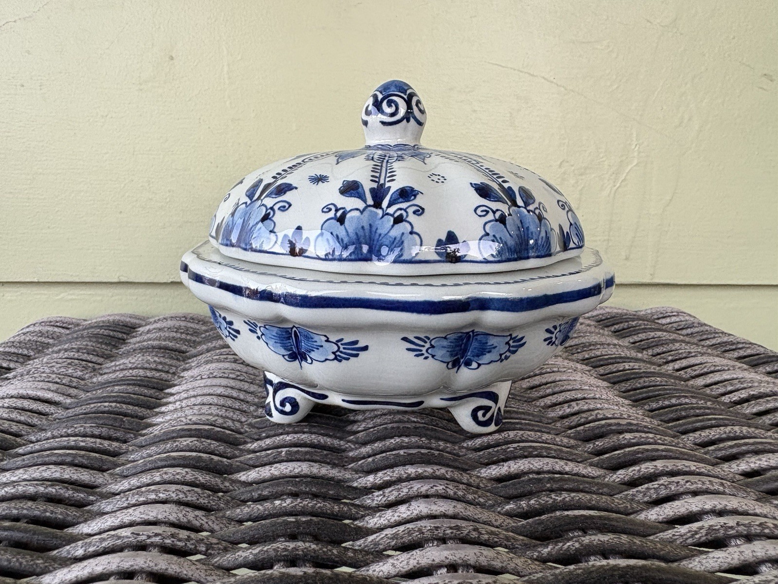Royal Delft De Porceleyne Fles Lidded Candy Trinket Box Bonbonniere