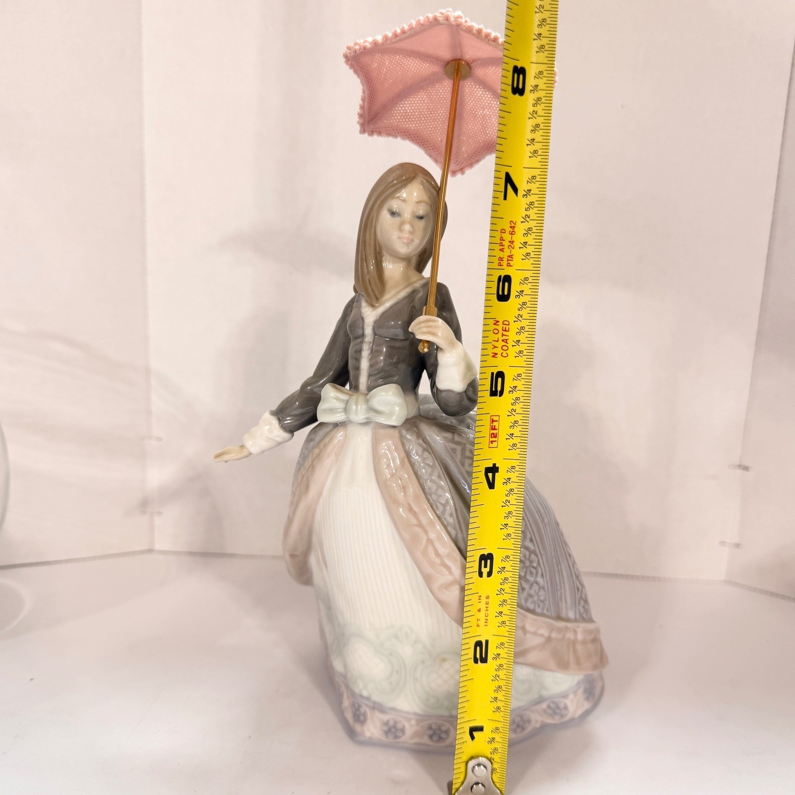 Lladro Spain Porcelain Figurine Lady with Pink Parasol Umbrella 1983 Retired *