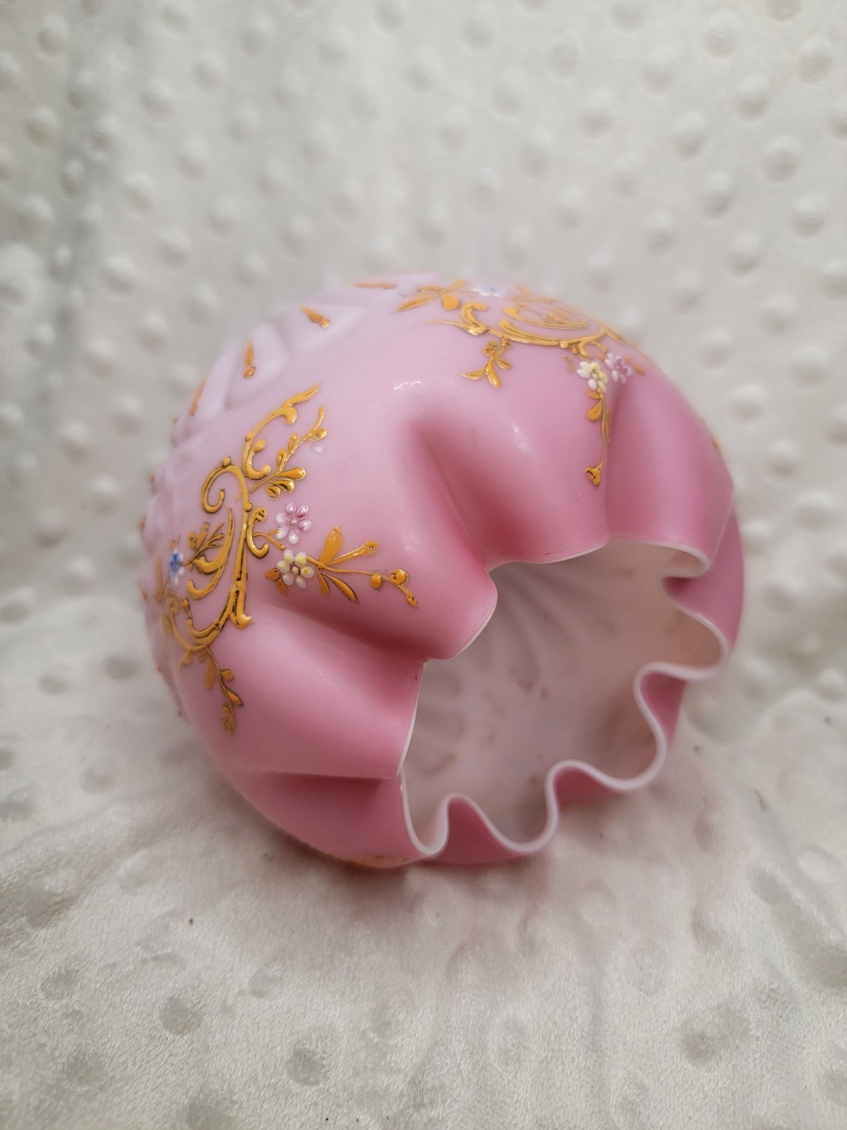 Vintage Consolidated Satin Glass Shell & Seaweed Rose Bowl Vase Pink Ruffled