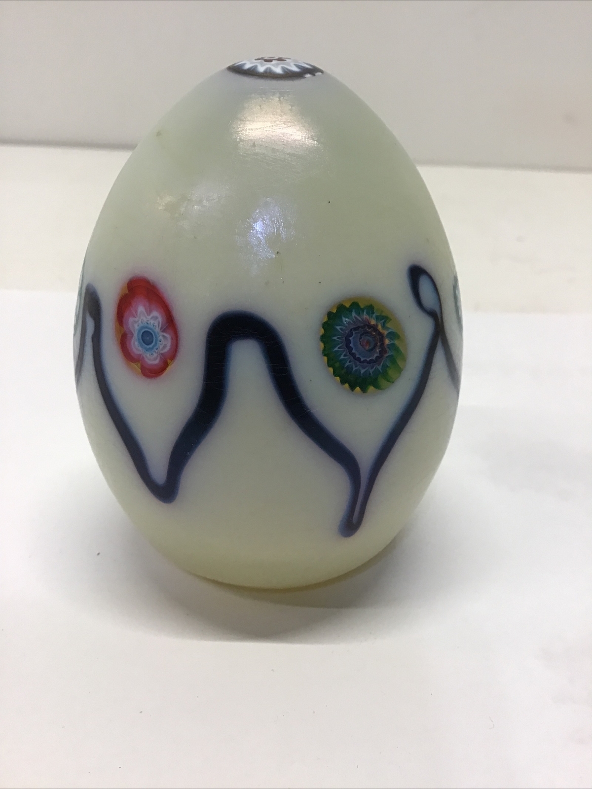 Ferro Murano Signed Hand Blown Glass Egg Shaped Paperweight 2.75”w x 3.3/8” tall