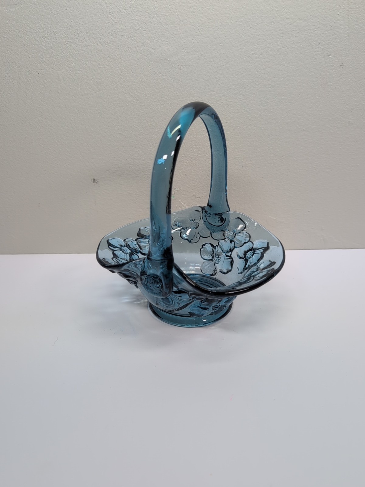 Tiara Indiana Glass Basket Blue Dogwood Embossed Flowers 6.5″ Vintage