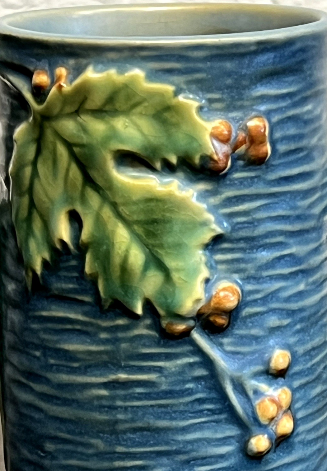 Roseville Pottery Bushberry Vase Vintage 1940’s Berry Leaf 29-6 Twig Handles #R4