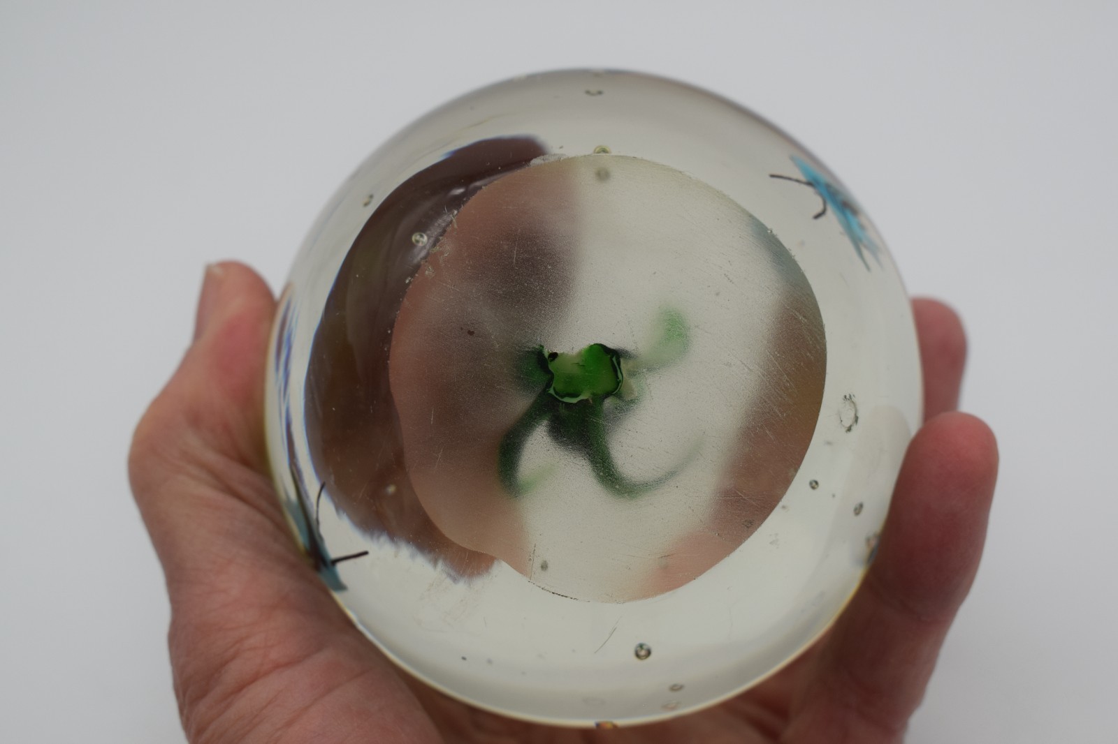 Art Glass Paperweight Seascape Ocean Grass Water Blue Tropical Fish #TB13