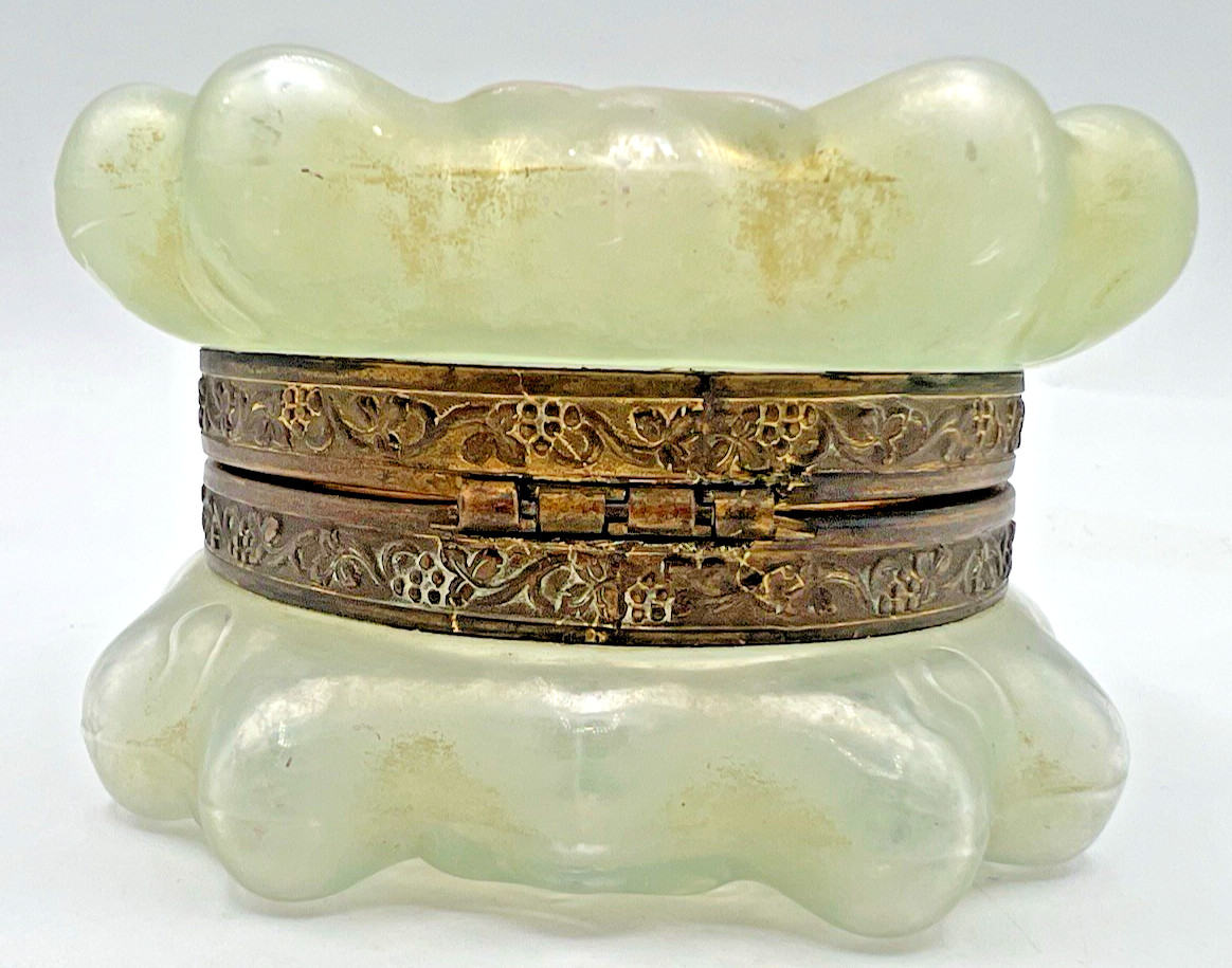 Wavecrest Hinged Dresser Box-Baroque Mold-Green Crystal With Pink Floral